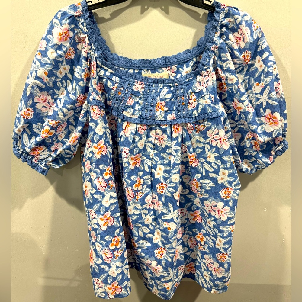 Beautiful Solitaire brand Flowy dress with crochet details